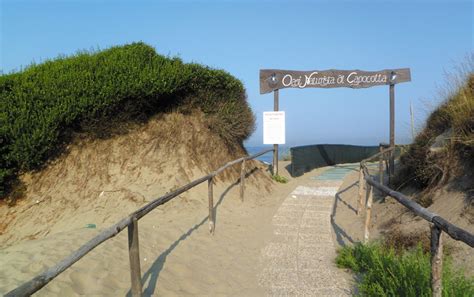 Nudi al mare. Guida alle spiagge naturiste d’Italia